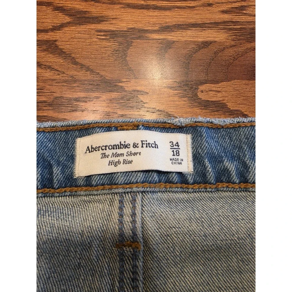 Abercrombie‎ & Fitch The Mom Short High Rise Denim Shorts Size 34/18